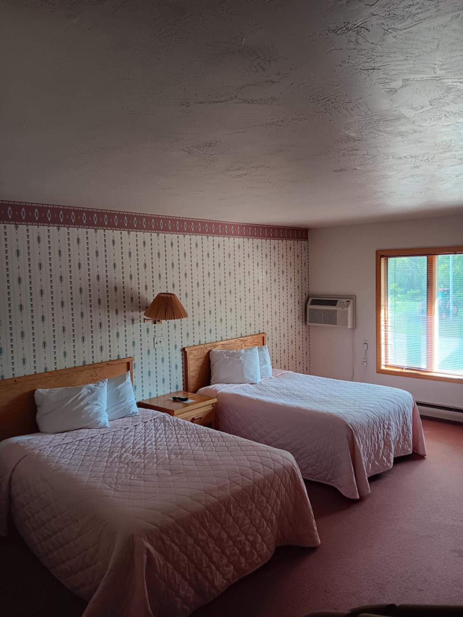 White Birch Inn Стърджън Бей Екстериор снимка