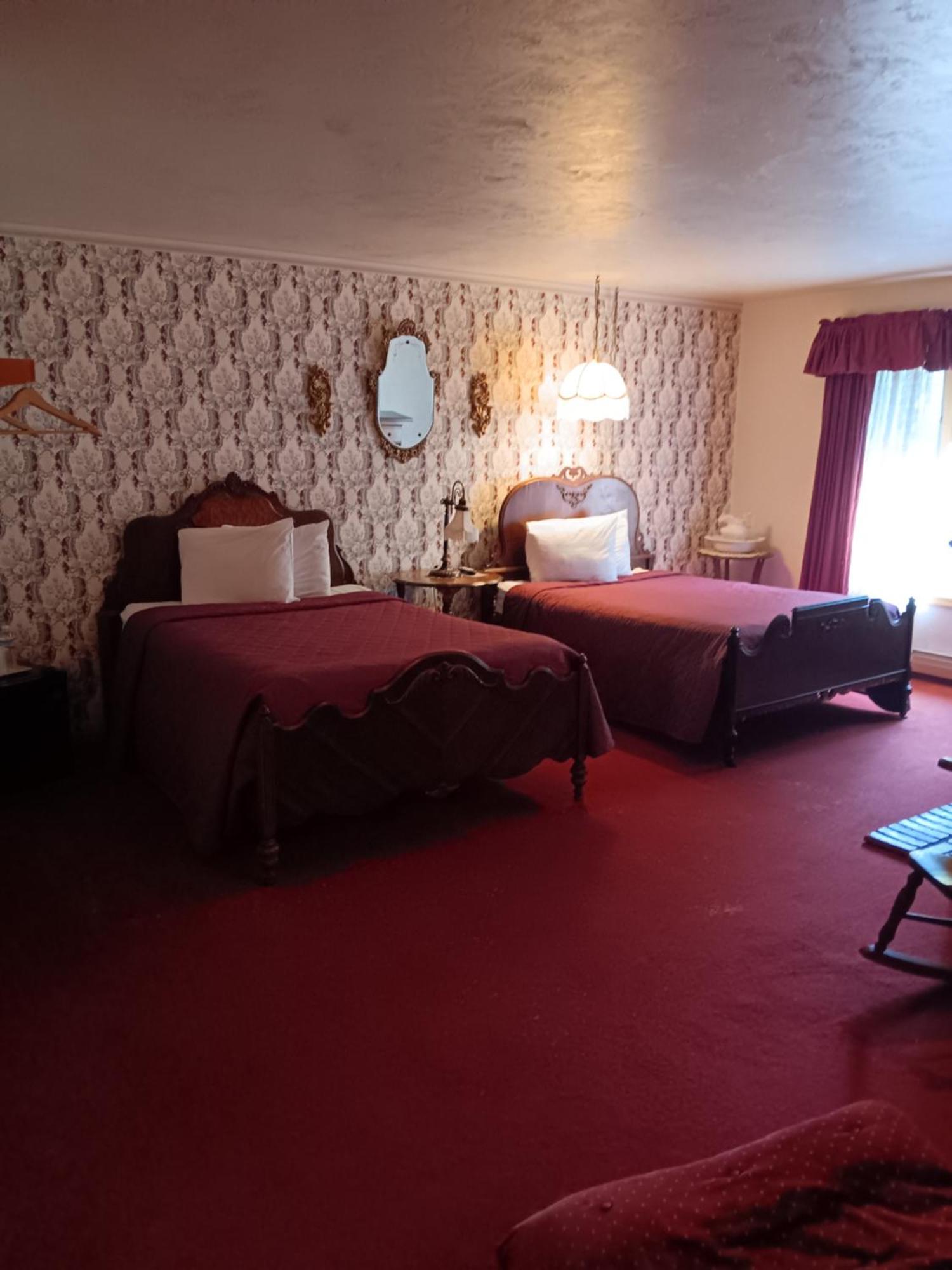 White Birch Inn Стърджън Бей Екстериор снимка