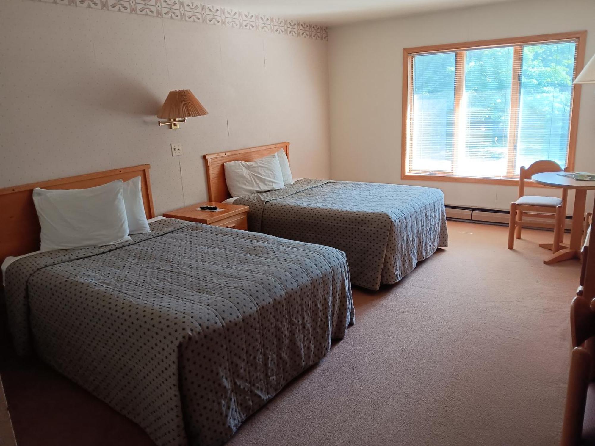 White Birch Inn Стърджън Бей Екстериор снимка