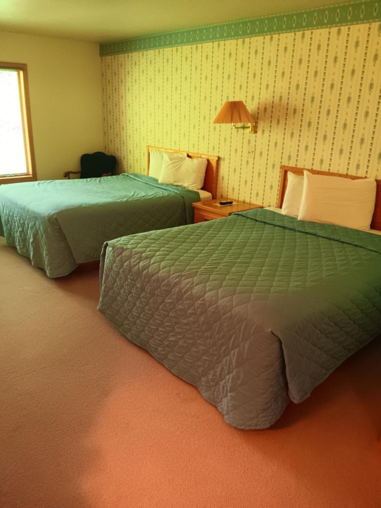 White Birch Inn Стърджън Бей Екстериор снимка